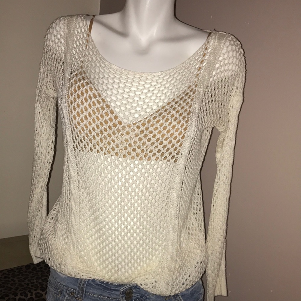 Women’s ivory waffle knit sweater size S M